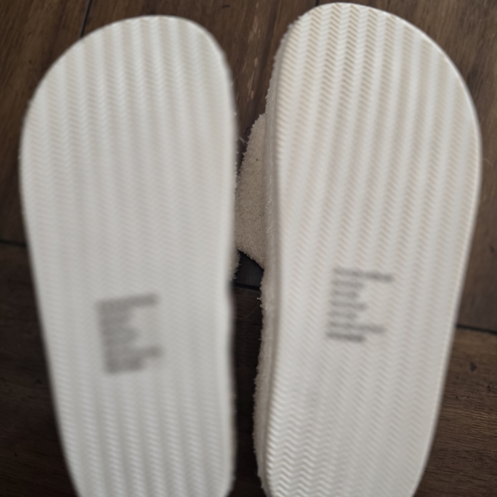 Yitty Cream Fuzzy Slides - Picture 8 of 10